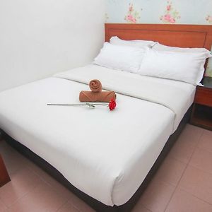 Rose Cottage Hotel Taman Daya
